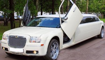 Свадебный лимузин Chrysler 300C Limousine № Л3712, белый