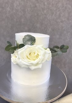 «Торт свадебный с цветочным оформлен»