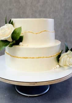 «Торт свадебный с цветочным оформле»