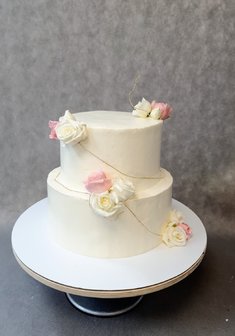 «Торт свадебный с цветочным оформле»