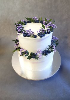 «Торт свадебный с ягодным оформлени»