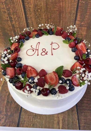 Свадебный торт Торт свадебный с ягодным оформлени (к128864) - Компания кондитерская Глазурь...