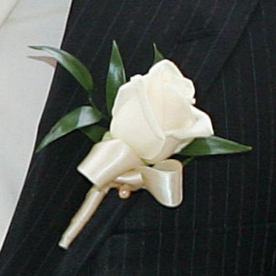 Бутоньерка З5147 - Салон цветов Зелёный Мир