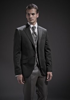 Свадебный мужской костюм +1531. Классический однобортный.